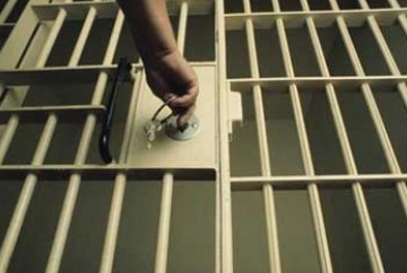 Propam dan Sat Tahti Polres Pringsewu Gelar Razia Ruang Tahanan