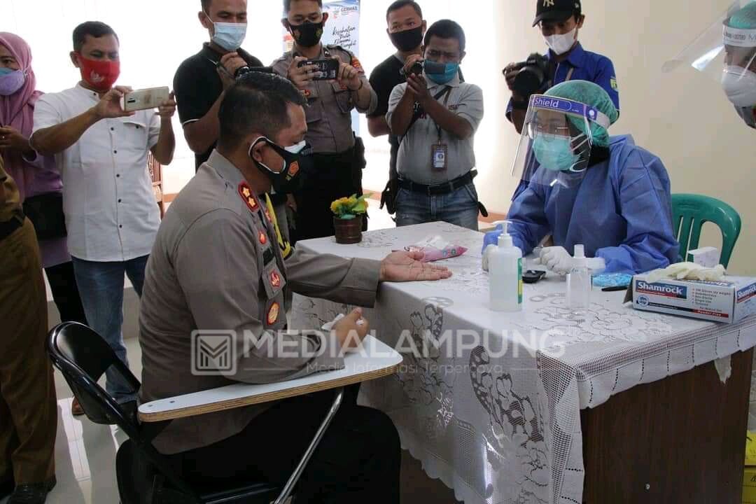 Terkendala Kesehatan, Wabup dan Ketua DPRD Pringsewu Belum Bisa Divaksin