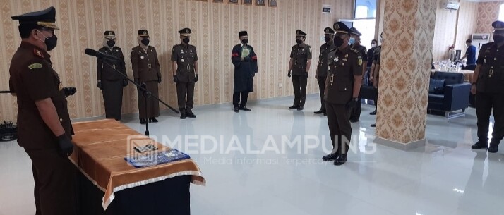 Kajari Pringsewu Lantik Kasi Pidsus Baru