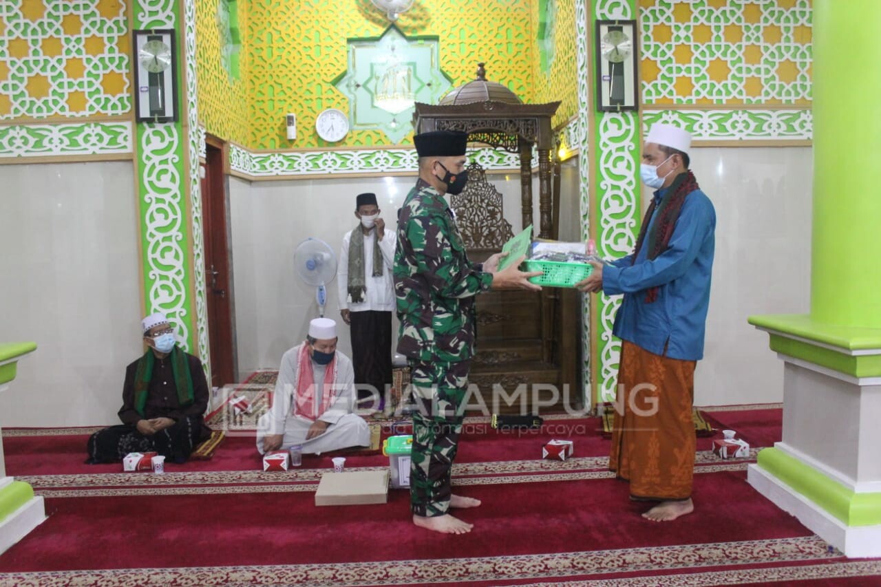 Dandim Romas Hadiri Kegiatan Manunggal Subuh di Masjid Jami' Nurussa'adah