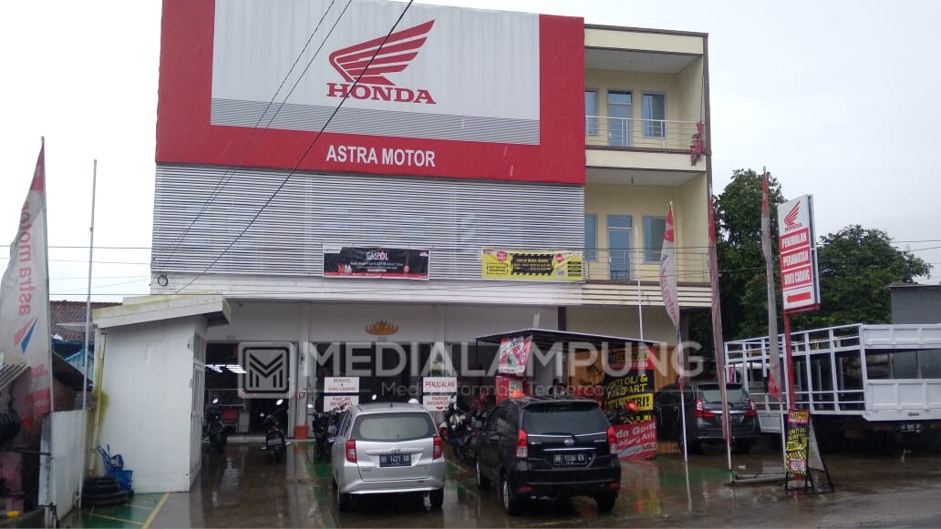 Omzet Honda Astra Motor Menurun