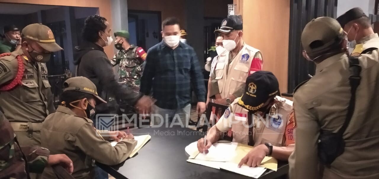 Satgas Gabungan Covid-19 Razia Sejumlah Pusat Keramaian