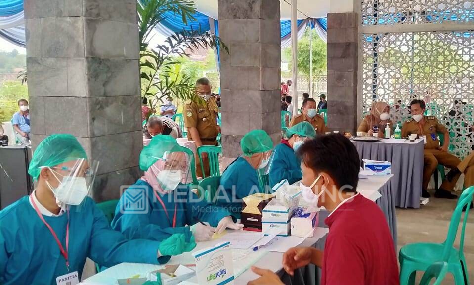 Penyelenggara Pilkakon Serentak Pringsewu Jalani Rapid Test