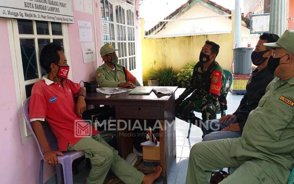 Babinsa Komsos, Ajak Masyarakat Patuhi Prokes