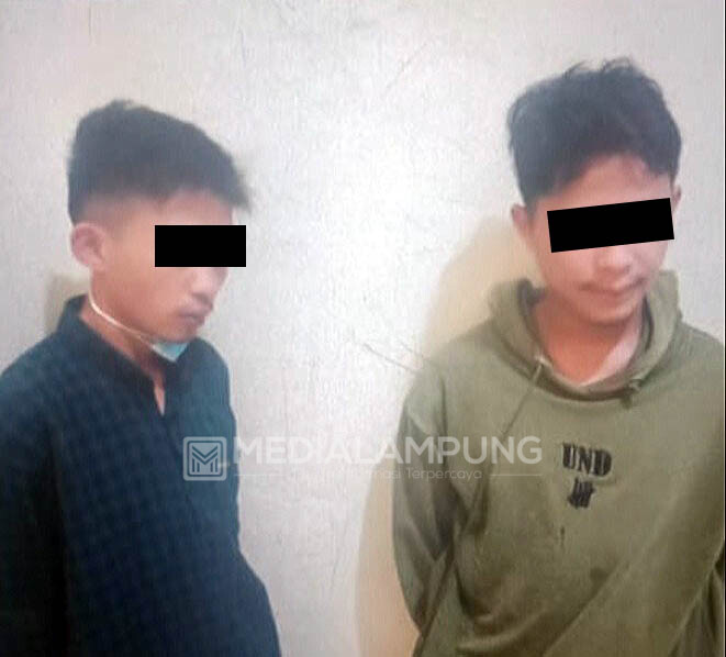 Ketangkap Rampas HP, Dua Remaja Asal Waytenong Digelandang Massa 