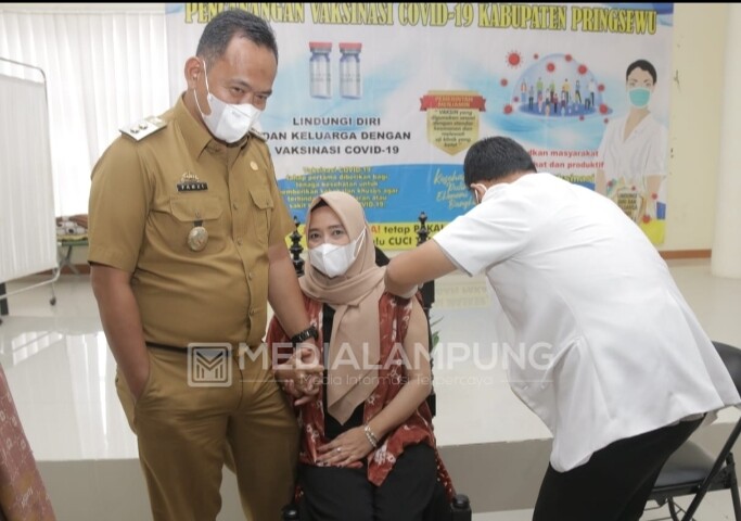 Pemkab Pringsewu Lakukan Vaksinasi Dosis Kedua Periode Pertama
