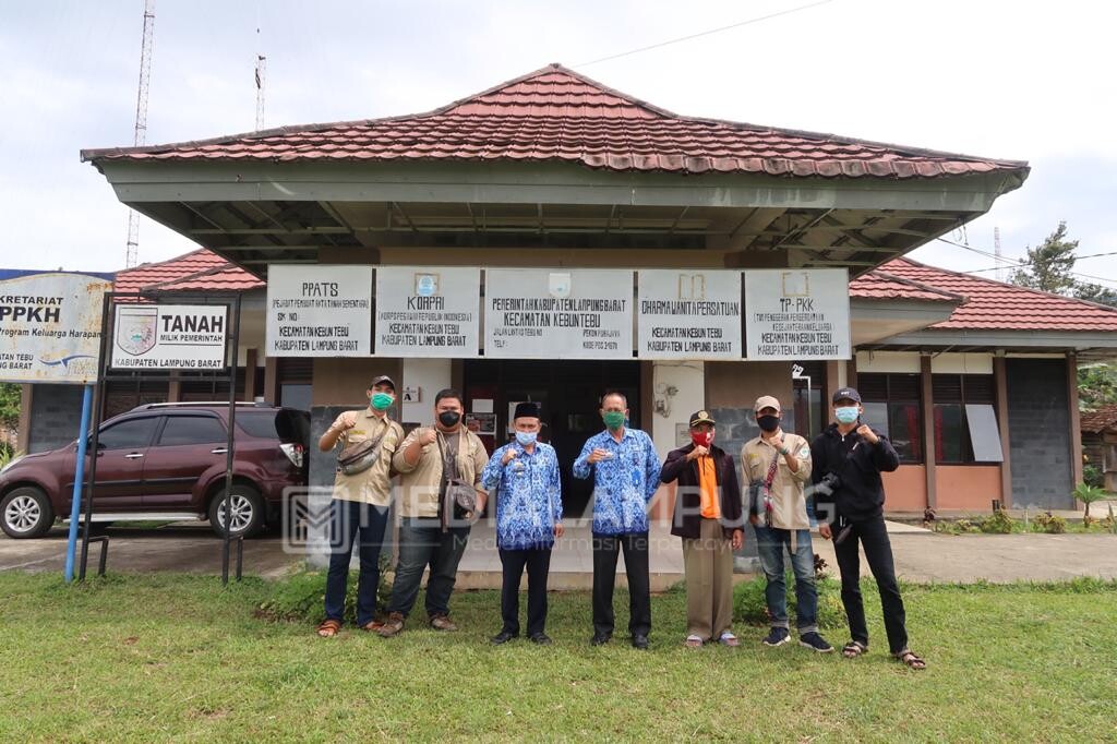 Camat dan Sekcam Kebuntebu Sambut Mahasiswa Penelitian Potensi Ekowisata