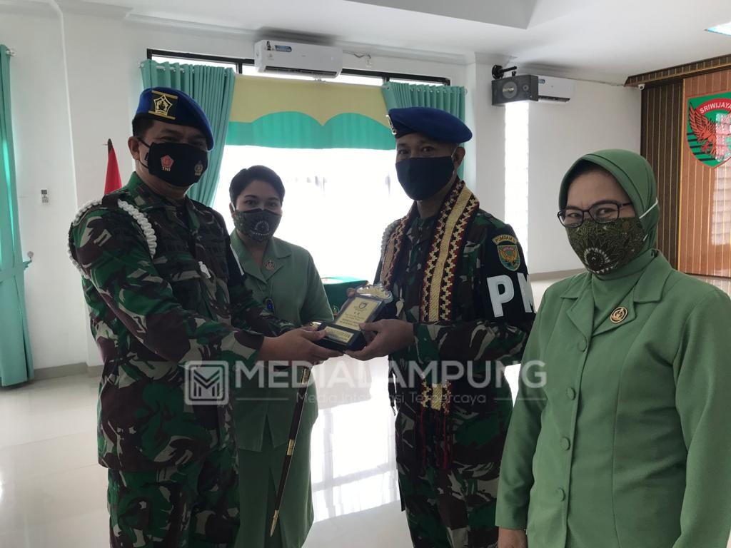 Mayor Hanri Wira Kusuma Pimpin Sertijab Dansubdenpom Lampura