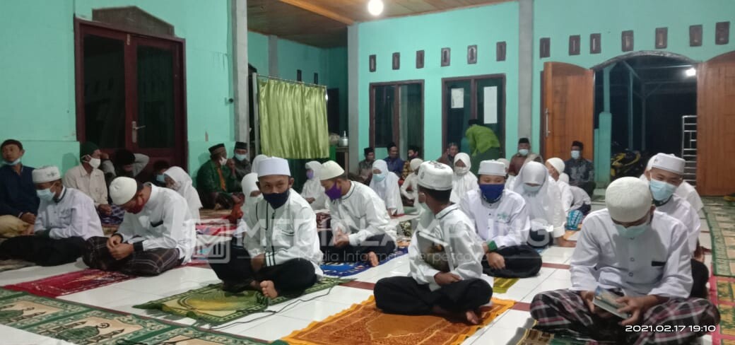 Usai Khotmil Qur’an, Para Santri Panjatkan Doa Agar Terhindar Wabah Covid-19 