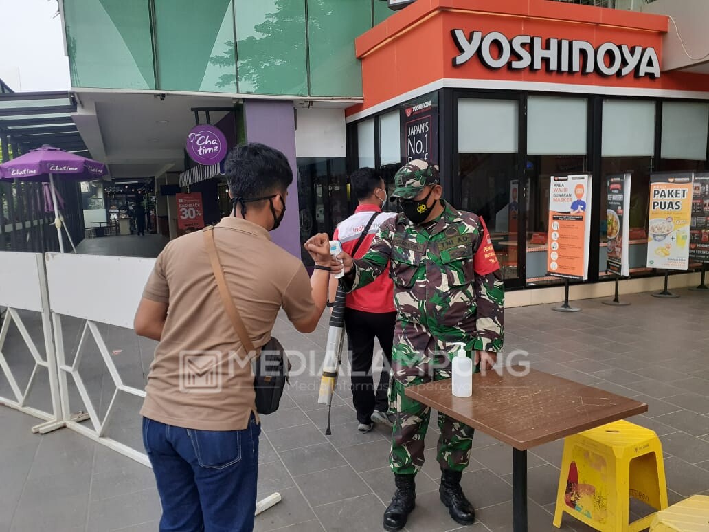 TNI Pantau Penegakan Disiplin Prokes di MBK