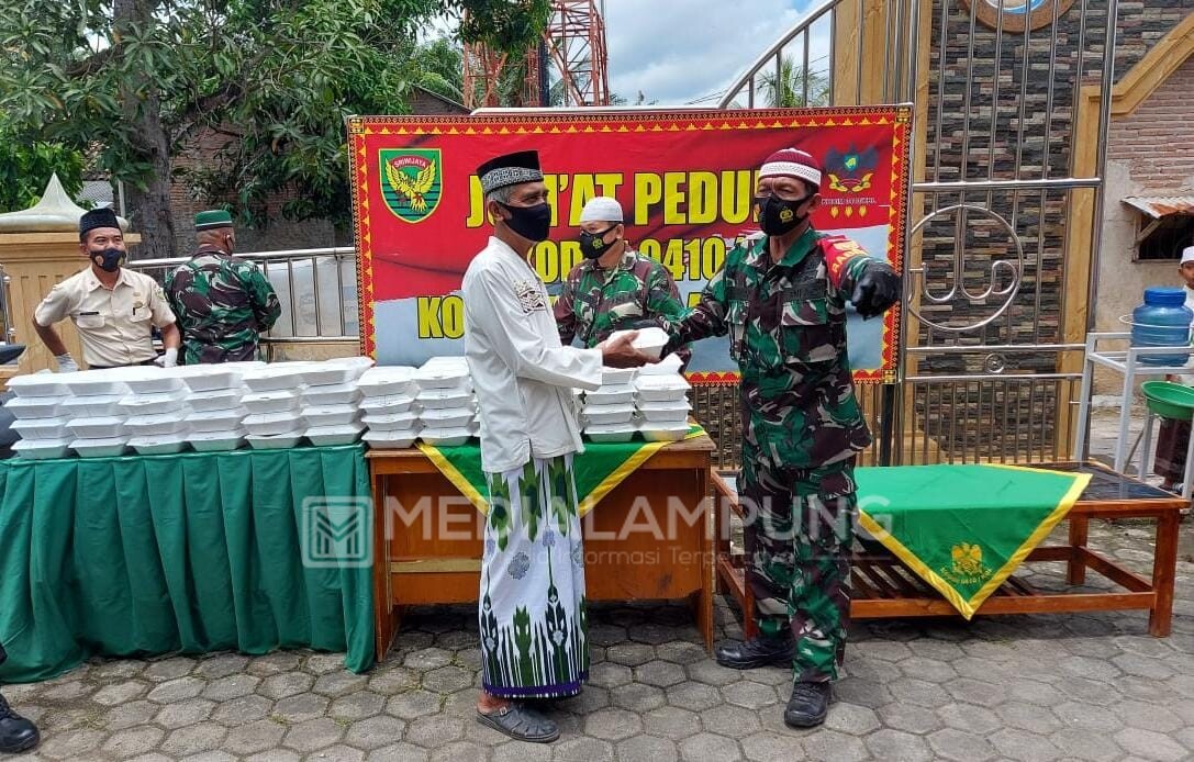 Koramil 410-03 Gelar Jumat Peduli di Masjid Miftahul Jannah