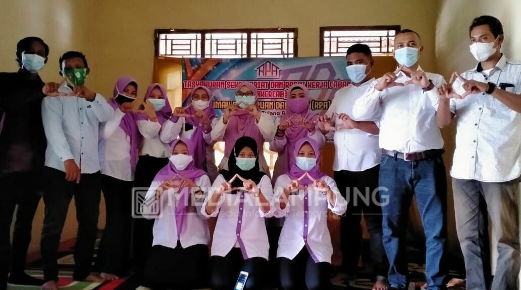 RPA Tuba Bersama IKAPPI Lampung Bagikan Bantuan di Pasar Unit 2
