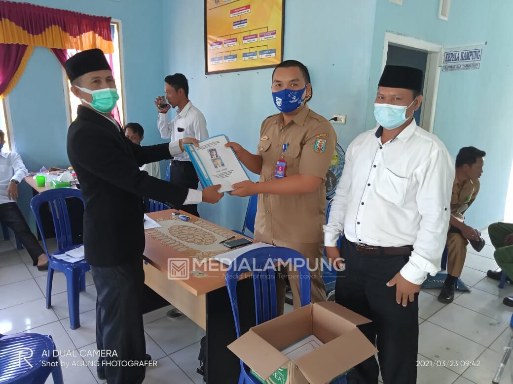 Pilkakam Serentak Waykanan, Para Calon Mulai Mendaftar di Hari Pertama