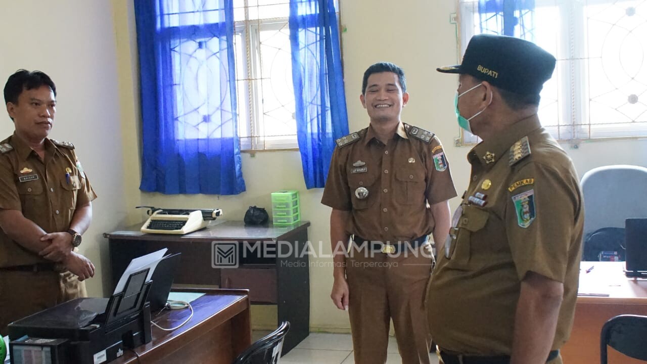 Hari Pertama Kerja, Bupati Lamtim Sidak ke Sejumlah OPD