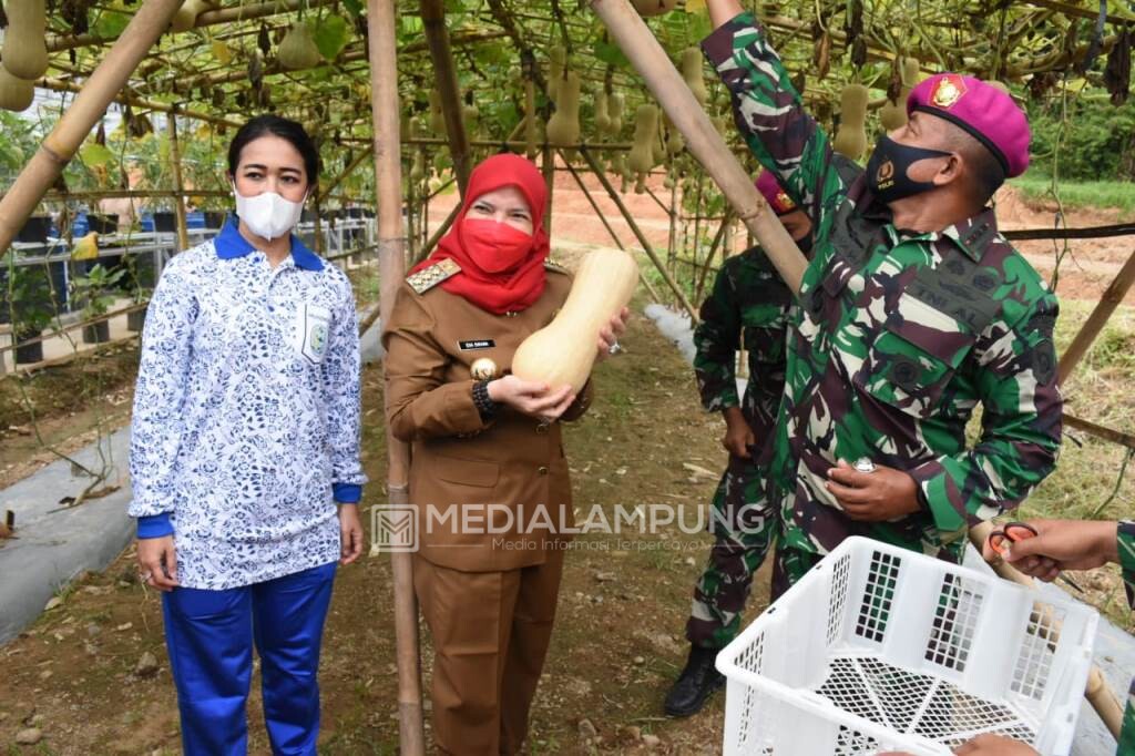 Bunda Eva Lakukan Kunjungan Perdana ke Brigif 4 Mar/BS