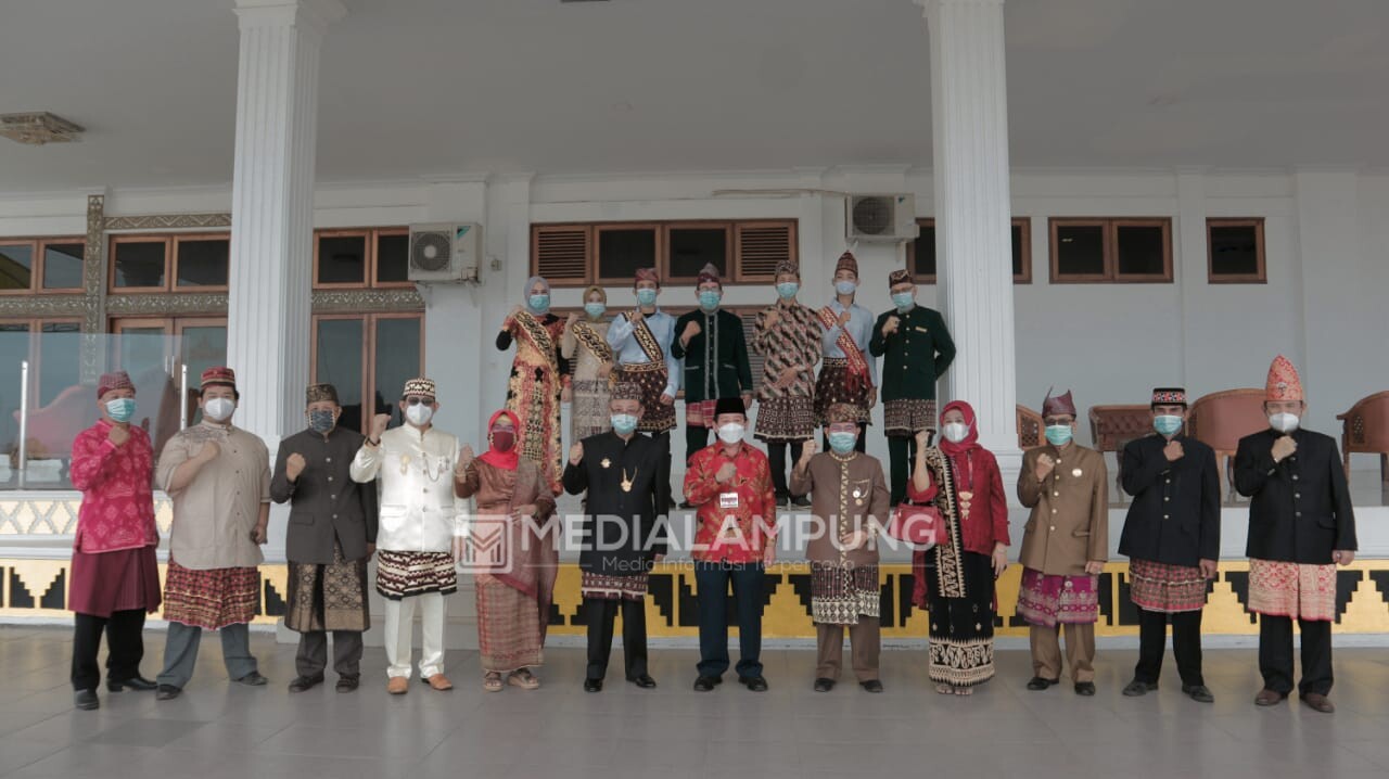 Dua Marga Adat Lampung Apresiasi Upaya Herman HN Lestarikan Budaya Lampung