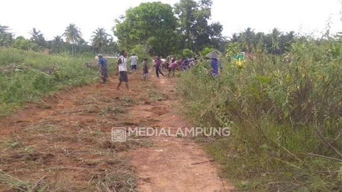 Gotong Royong Jadi Perekat Kemajemukan Masyarakat Kampung Tanjung Rejo