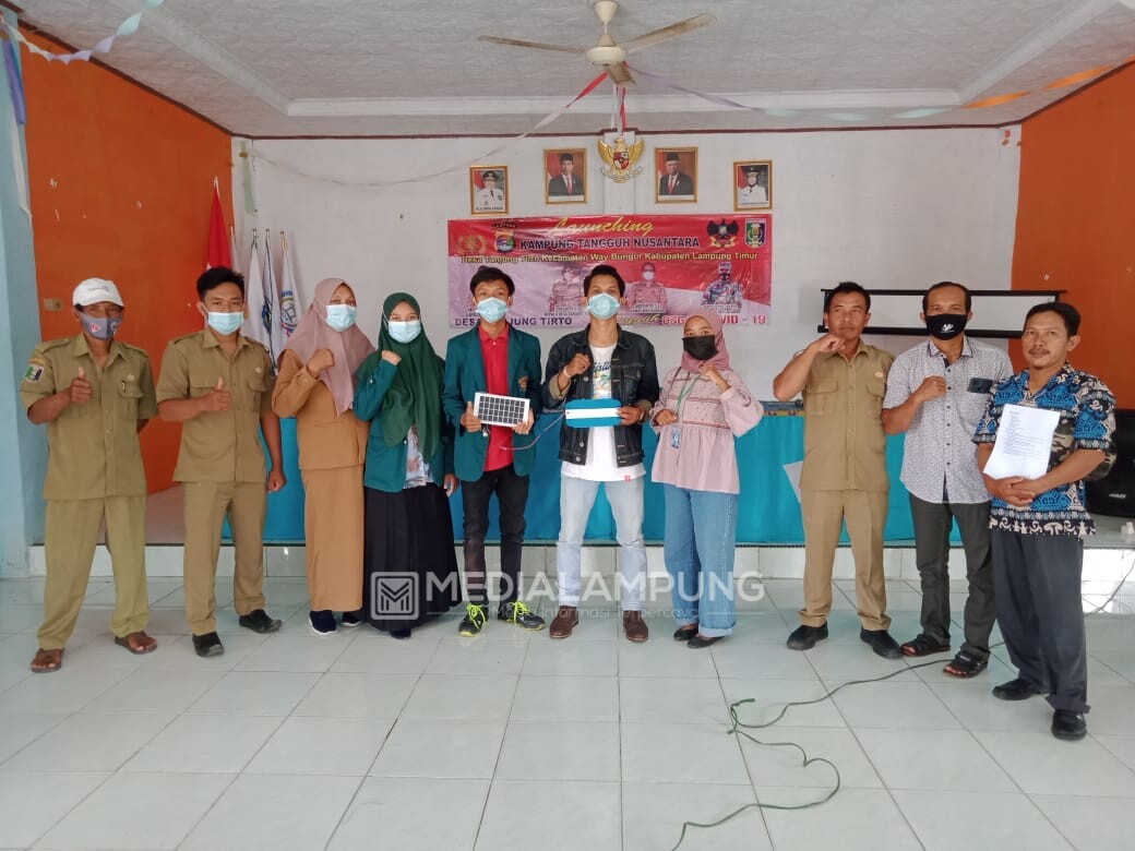 Mahasiswa KKN Unila Sosialisasikan Pembuatan Lampu PJUTS di Lamtim