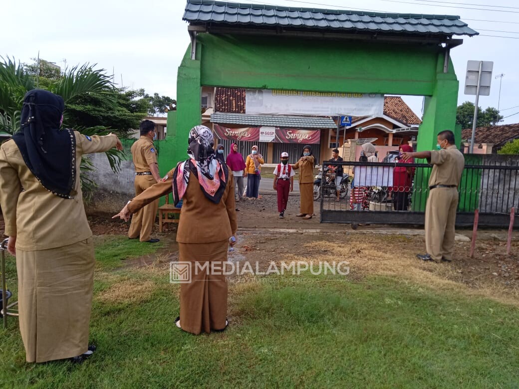 KBM Tatap Muka di SDN 01 Kembang Tanjung Dilaksanakan dengan Prokes Ketat