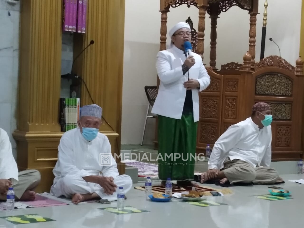Peringati Isra Mi’raj, Masjid Muawanah Bagikan Santunan untuk Anak Yatim