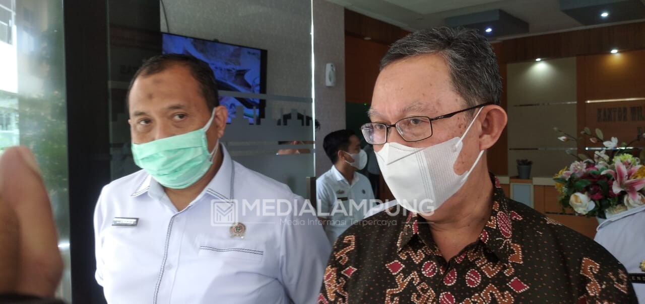 Fahrizal Serahkan Dokumen Aset Tanah Milik Provinsi ke ATR/BPN Lampung