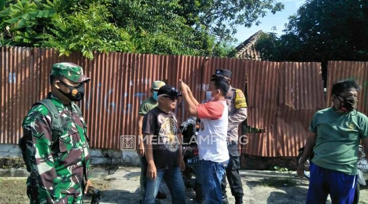 Lurah Enggal Sutiman Adakan Operasi Masker