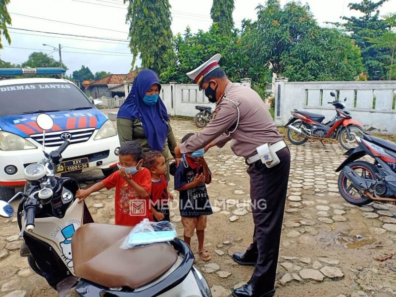 Satlantas Polres Waykanan Himbau Masyarakat Tertib Lalulintas dan Prokes