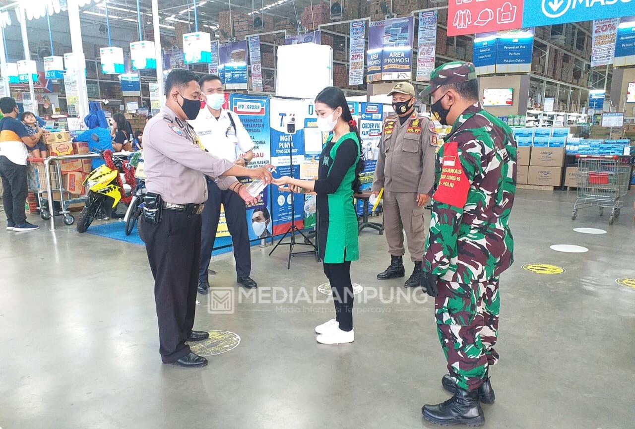 Kodim Bersama Satgas Covid-19 Terapkan Prokes di Pusat Perbelanjaan