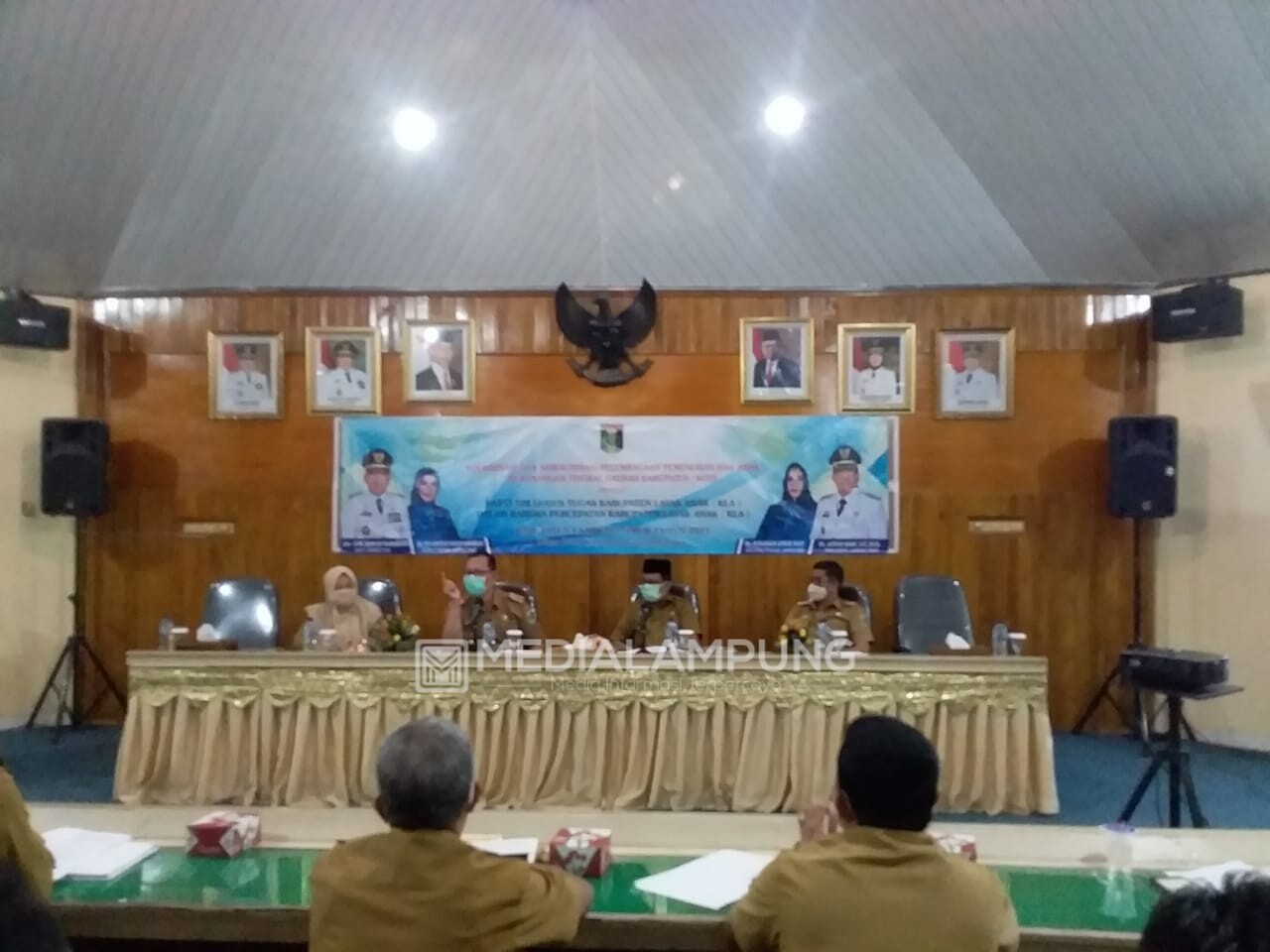 Pj. Sekkab Lamtim Buka Rakor KLA