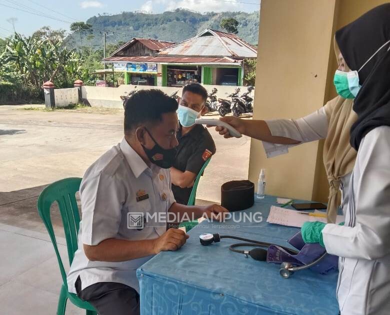 Peratin Husain Himbau Masyarakat Tak Ragu Jalani Vaksinasi Covid-19