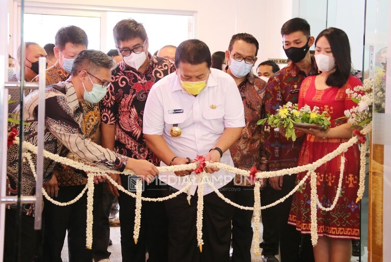 Gubernur Luncurkan Logo OCW dan Pembukaan Showroom PT Wahana Raharja