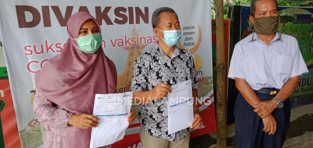 Tenaga Pendidik dan Kades di Jatiagung Terima Vaksin Gelombang Kedua