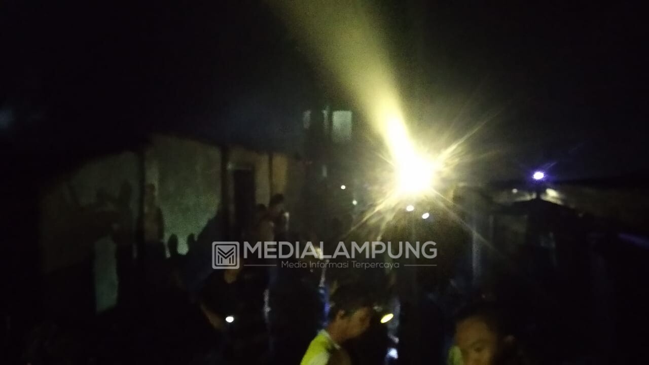 Ribuan Warga Berhasil Padamkan Si Jago Merah