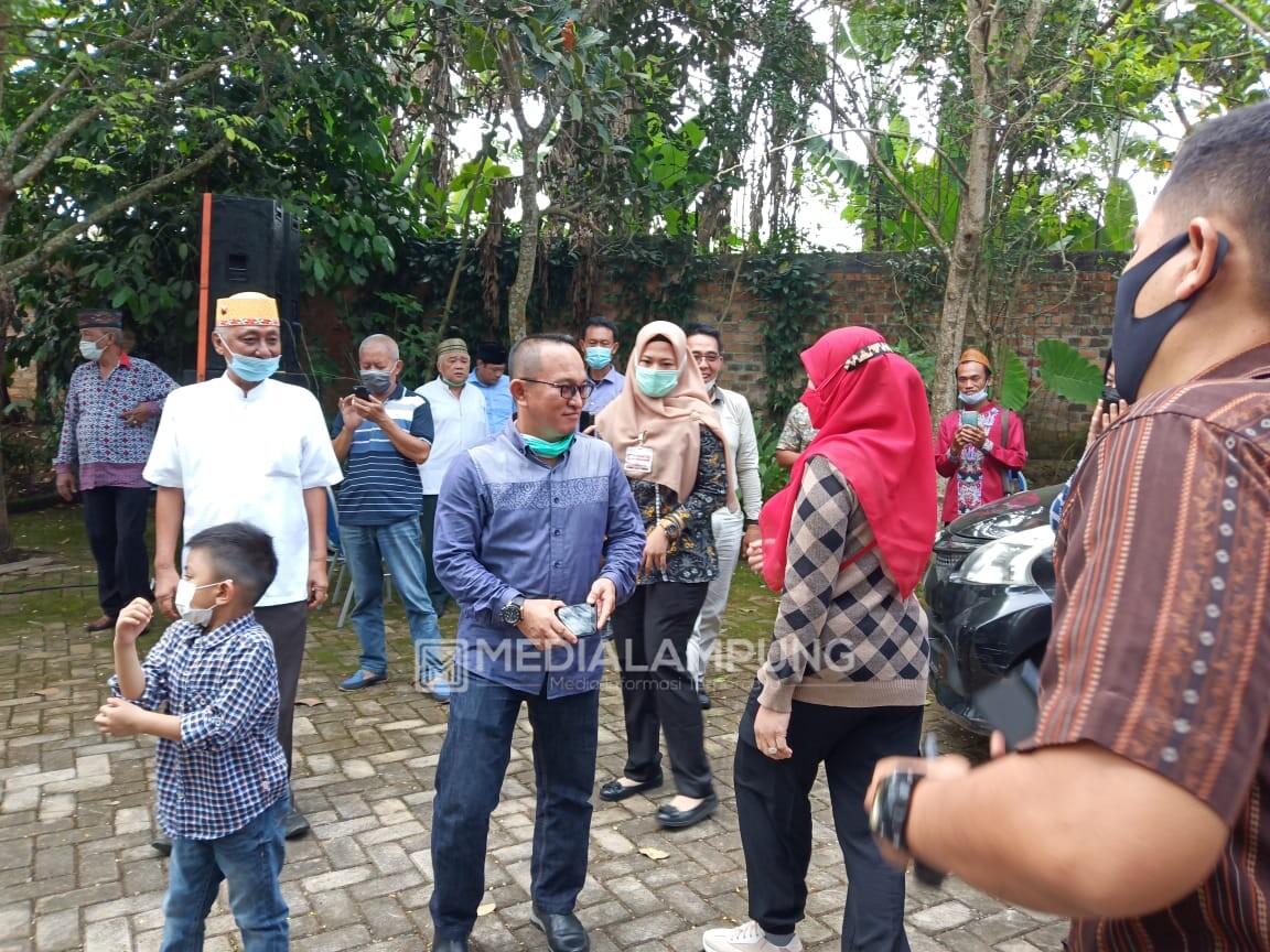 Penuhi Nazar, Dr. Hi. Edy Irawan Arif Bersama Keluarga Besar Do'akan Bunda Eva