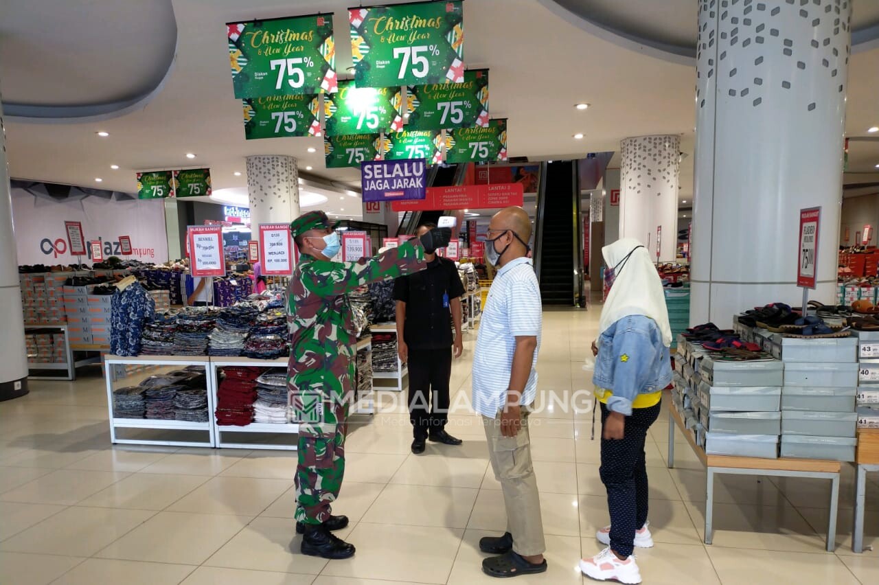 Koramil 410-06 Terapkan Prokes di Pusat Perbelanjaan Modern