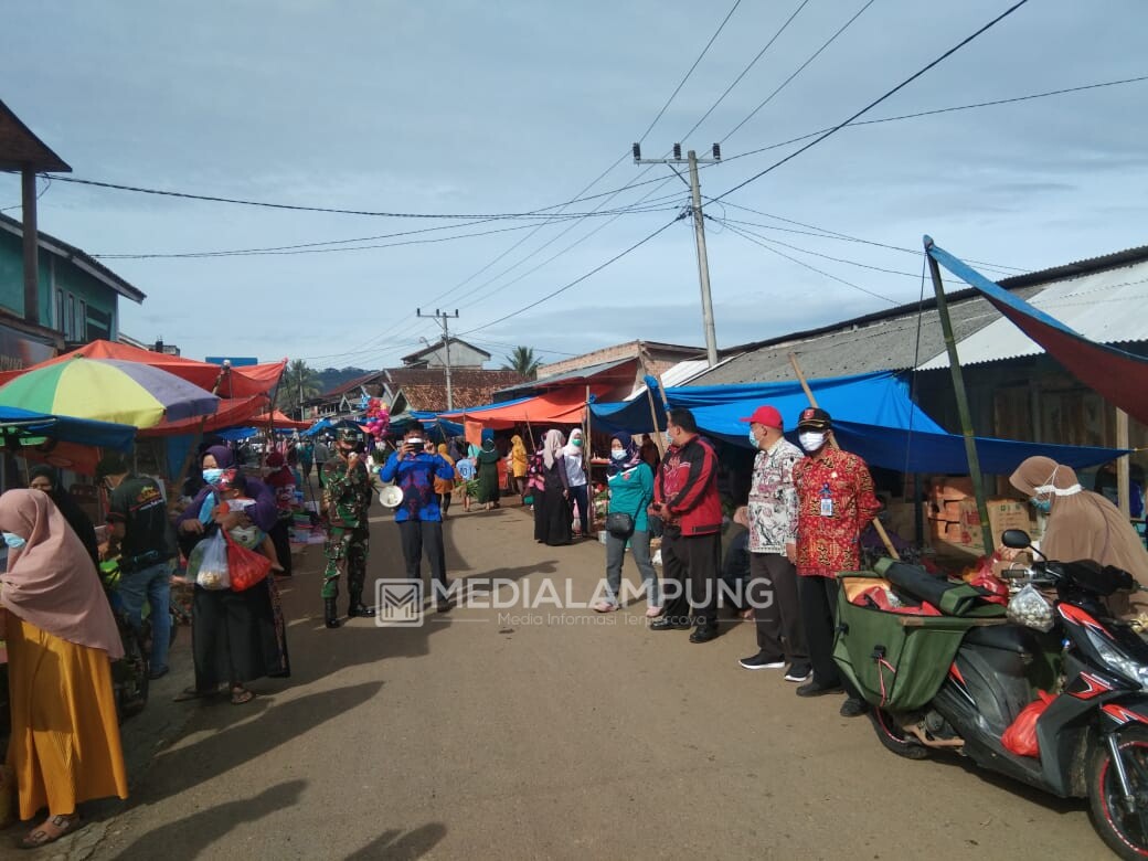 Kesadaran Pengunjung Pasar Ciptalaga Akan Pentingnya Prokes Semakin Tinggi