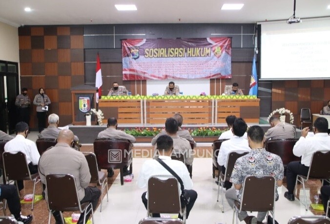 Polres Pringsewu Gelar Sosialisasi Hukum Terkait Aturan di Tubuh Polri