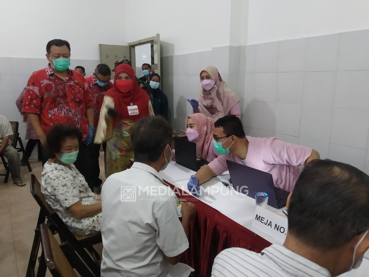 400 Manula Jalani Vaksinasi Gratis di Dua Vihara