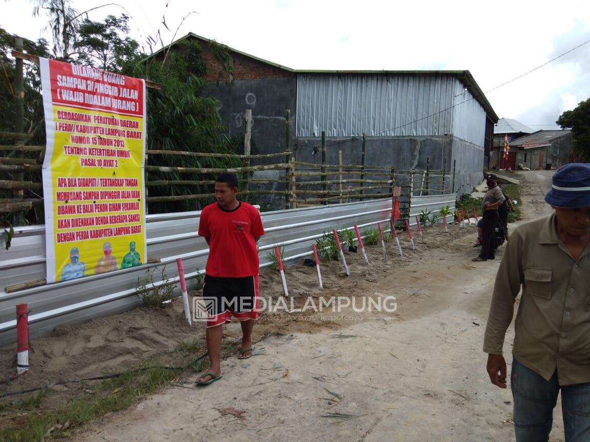 Pekon Giham Terapkan Sanksi Untuk Oknum yang Buang Sampah Sembarangan