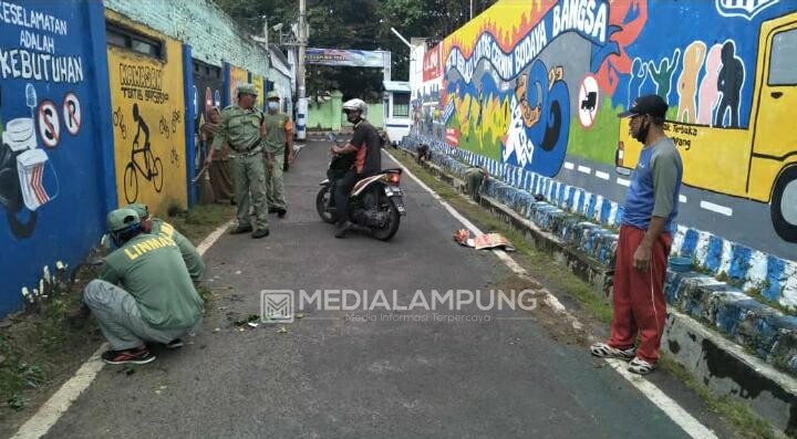 Lurah Sutiman Adakan Kegiatan Bersih-bersih