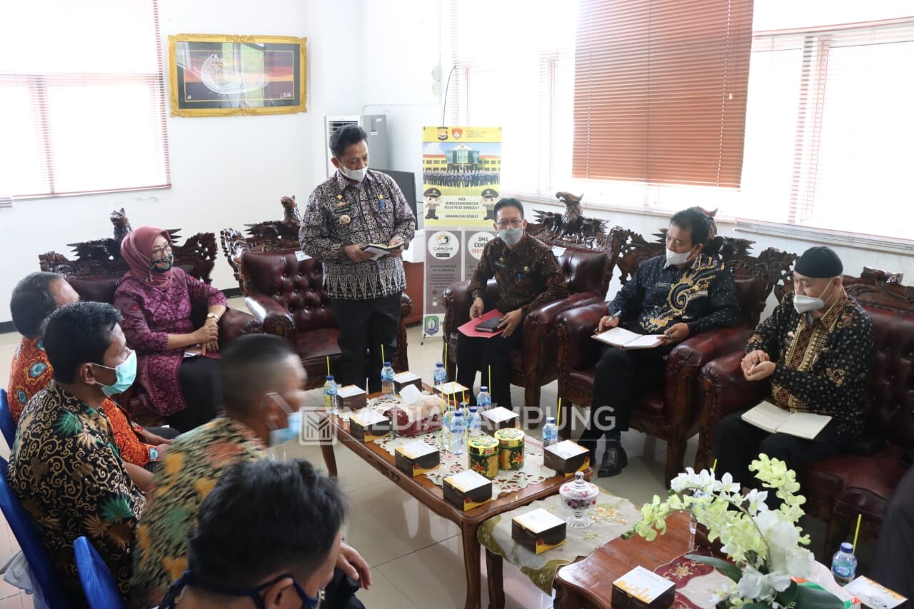 Tancap Gas, Pj Bupati Pesbar Langsung Kunker ke Kaur