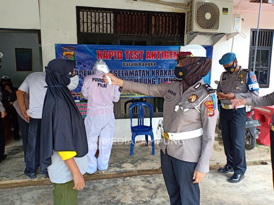 Wajib Pajak Samsat Sukadana Jalani Rapid Test Antigen