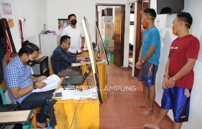 Polres Pringsewu Amankan Dua Tersangka Penyalahgunaan Narkoba Jenis Sabu