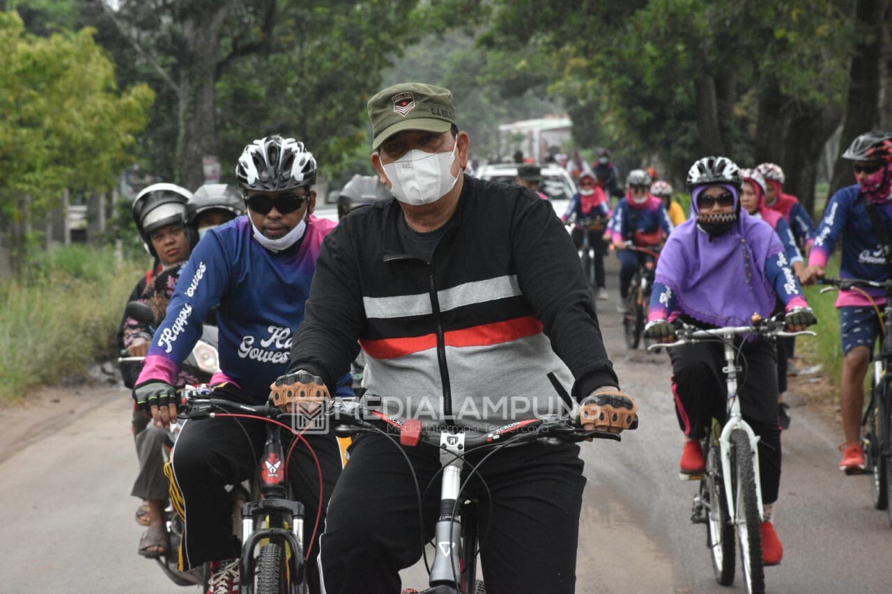 Wabup Lamtim Gowes Bareng Komunitas Sepeda