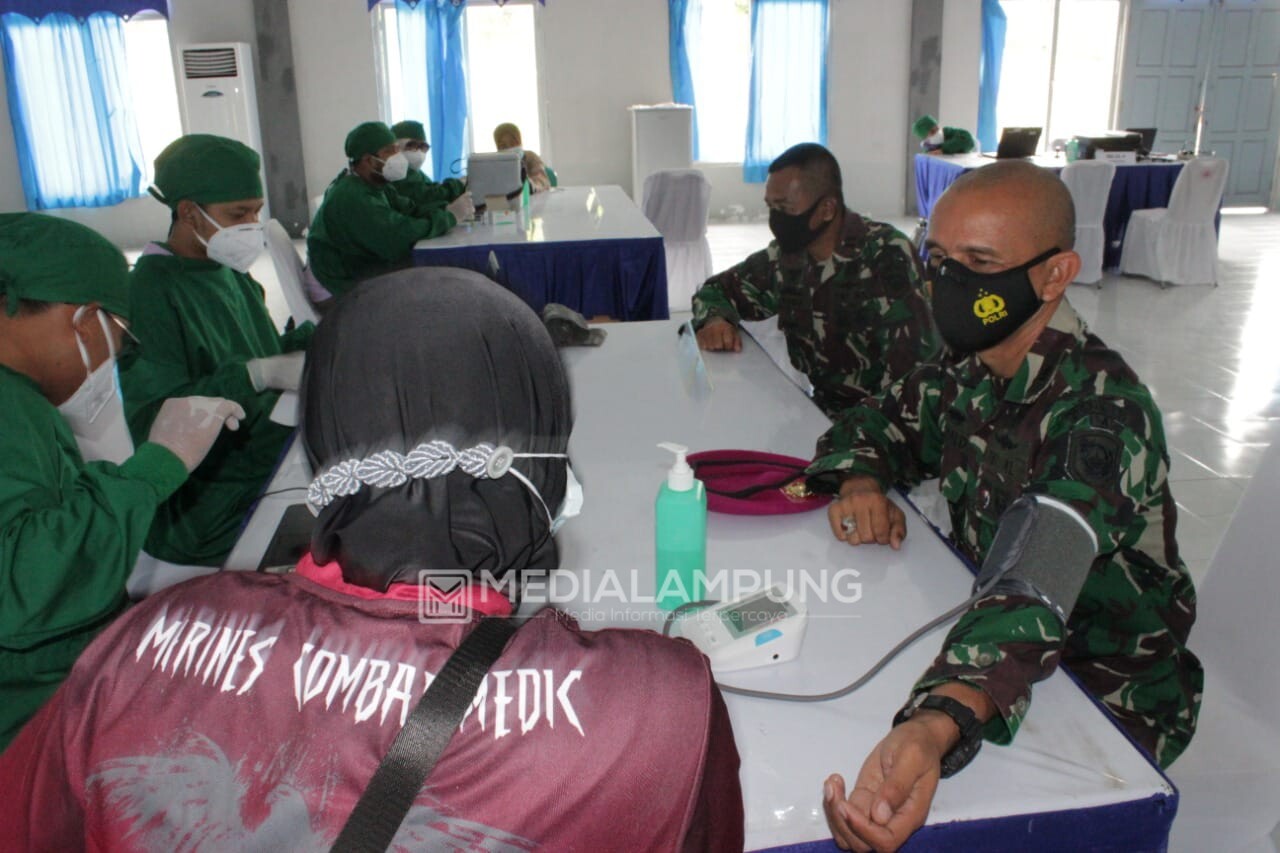 Ratusan Prajurit Brigif 4 Mar/BS Laksanakan Serbuan Vaksinasi Covid-19 Tahap Kedua 