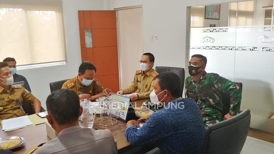 Sekdakab Waykanan Pimpin Rakor Persiapan Pilkakam Serentak