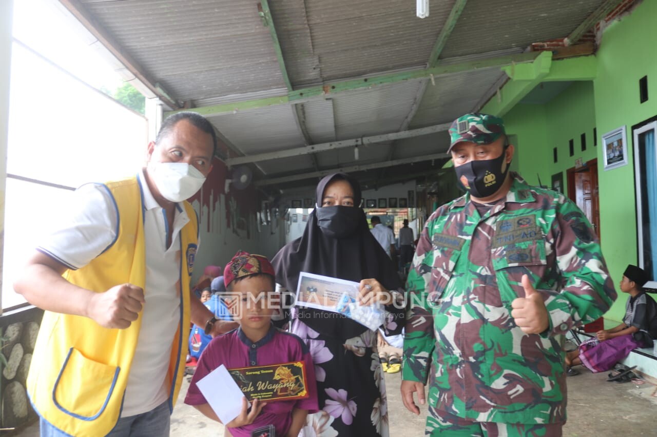 Kodim Baksos Sunatan Massal di Pondok Pesantren Alkaromah Bathiniyah