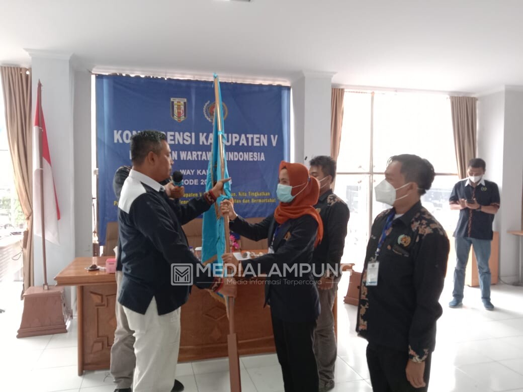 Novitasari Terpilih Kembali Memimpin PWI Waykanan