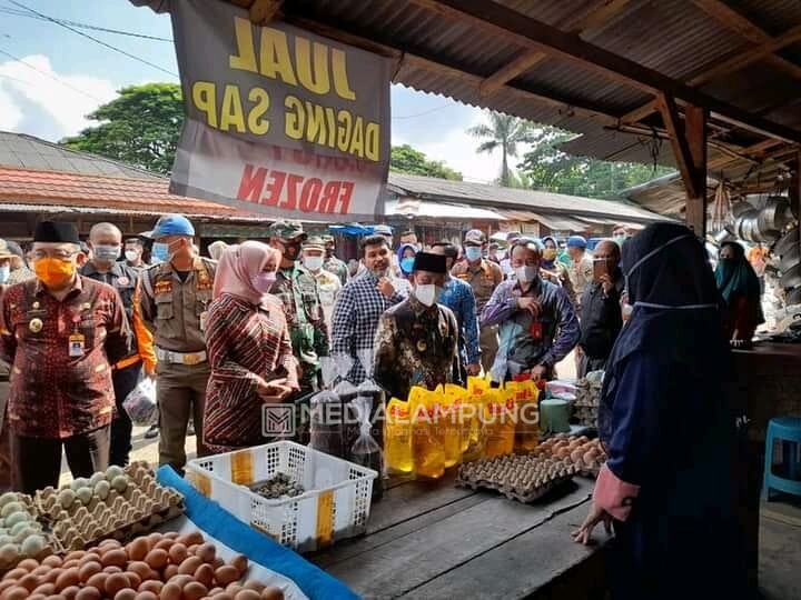 Jelang Bulan Suci Ramadhan, Bupati Lampura Sidak Pasar Sentral Kotabumi
