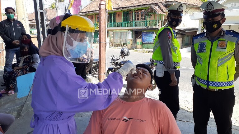Operasi Keselamatan Krakatau 2021, Satlantas Polres Waykanan Gelar Rapid Test Antigen Gratis